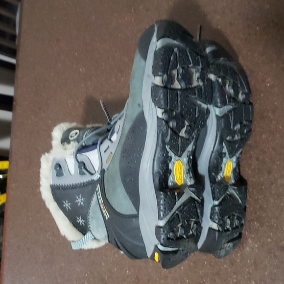 MERRELLS Ladies Size 6 Vibram Boots. Charcoal Gray and Black. Worn Once. - Picture 9 of 9